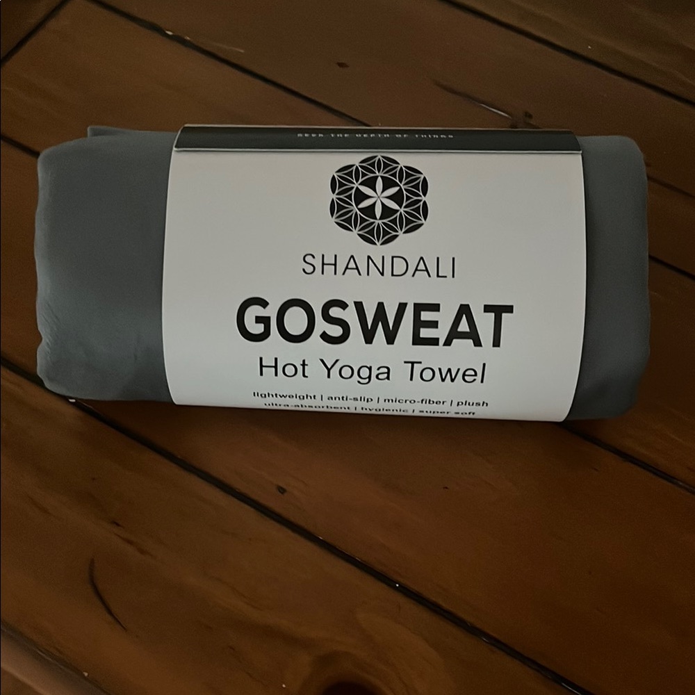 NWT Shandali Gray Hot Yoga Towel
